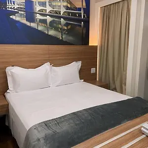Em Brasilia, Aguas Claras, S4 , Brasília Brasil